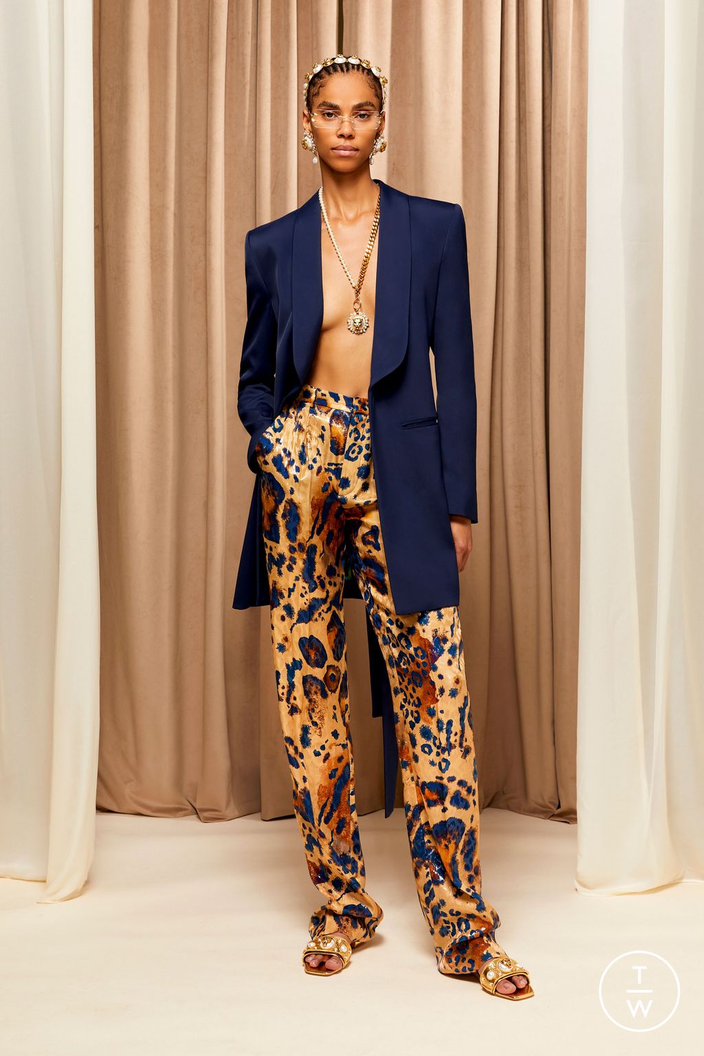 Fashion Week Milan Resort 2023 look 26 from the Roberto Cavalli collection 女装