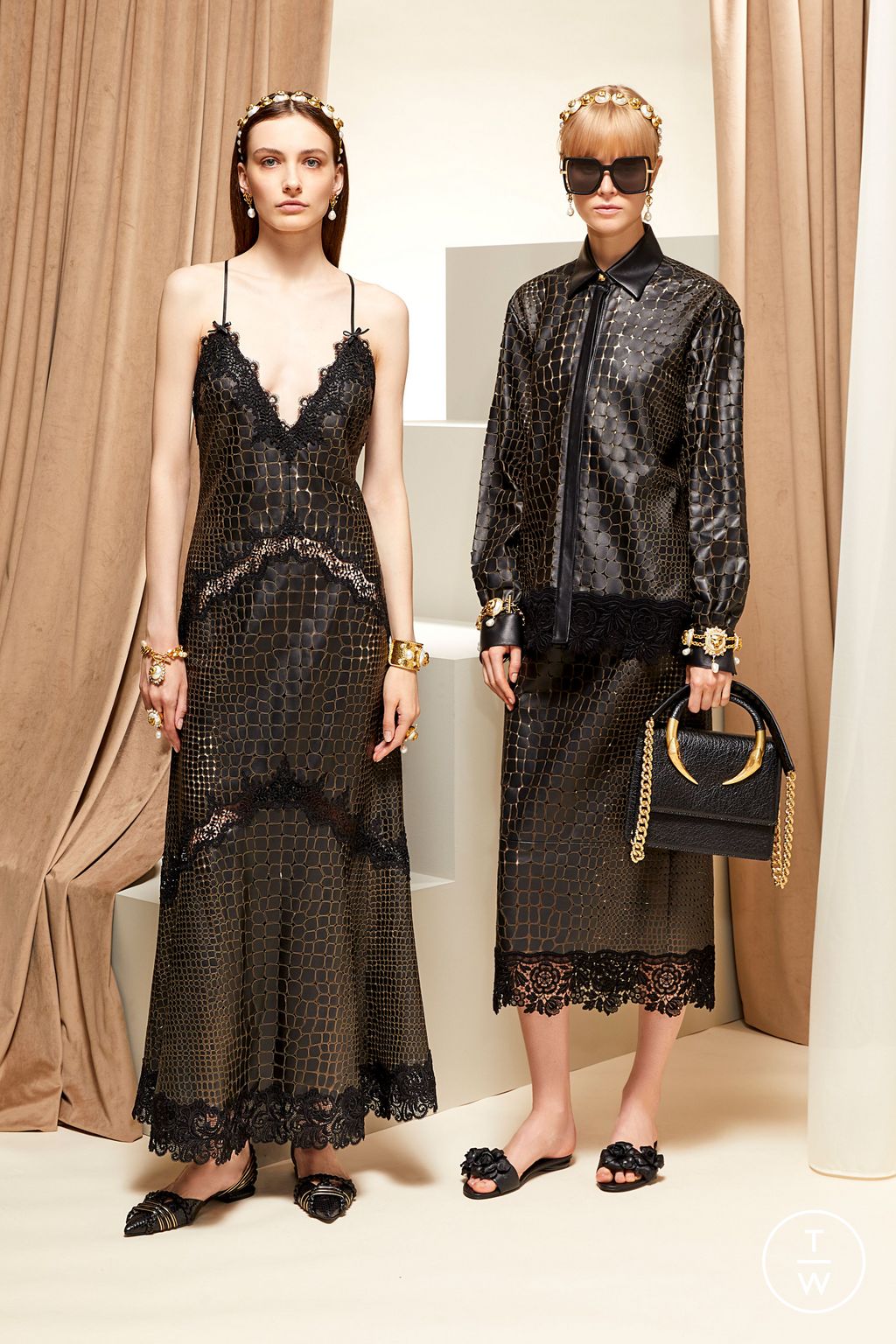 Fashion Week Milan Resort 2023 look 34 from the Roberto Cavalli collection 女装