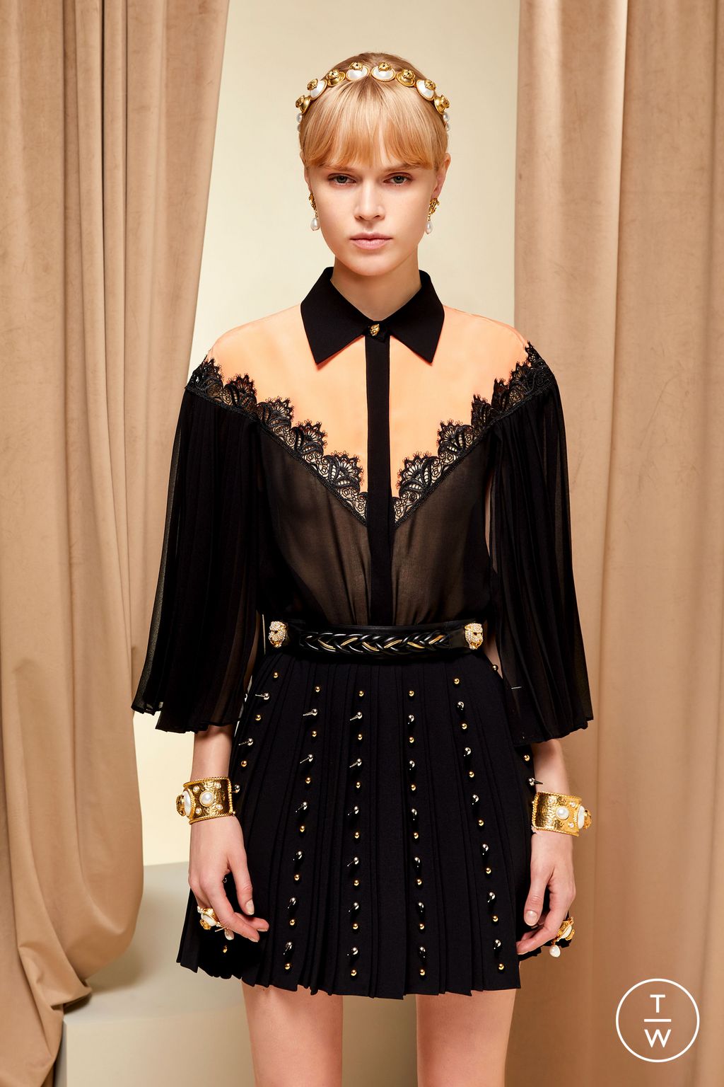 Fashion Week Milan Resort 2023 look 37 from the Roberto Cavalli collection 女装