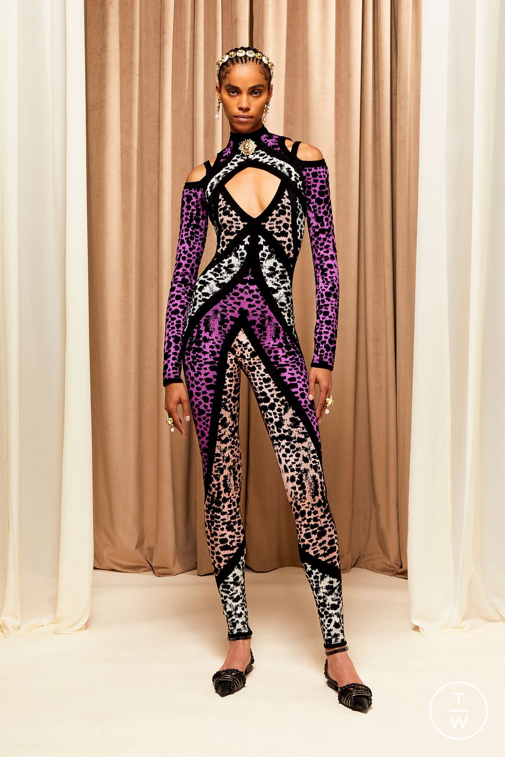 Fashion Week Milan Resort 2023 look 44 from the Roberto Cavalli collection 女装