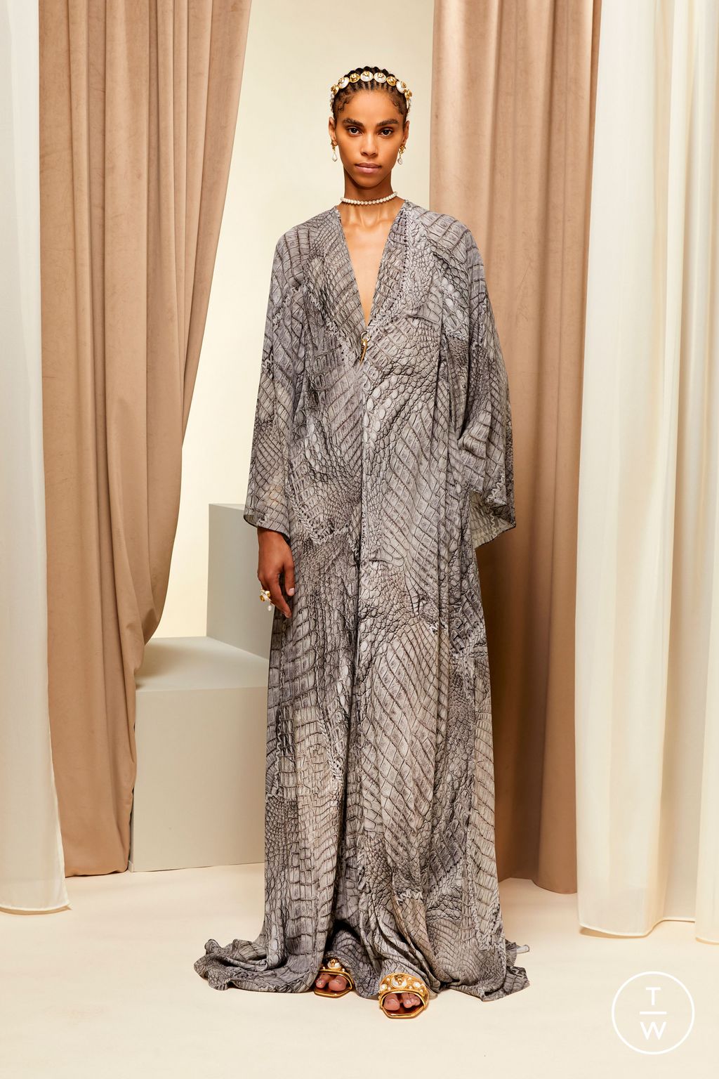 Fashion Week Milan Resort 2023 look 49 from the Roberto Cavalli collection 女装