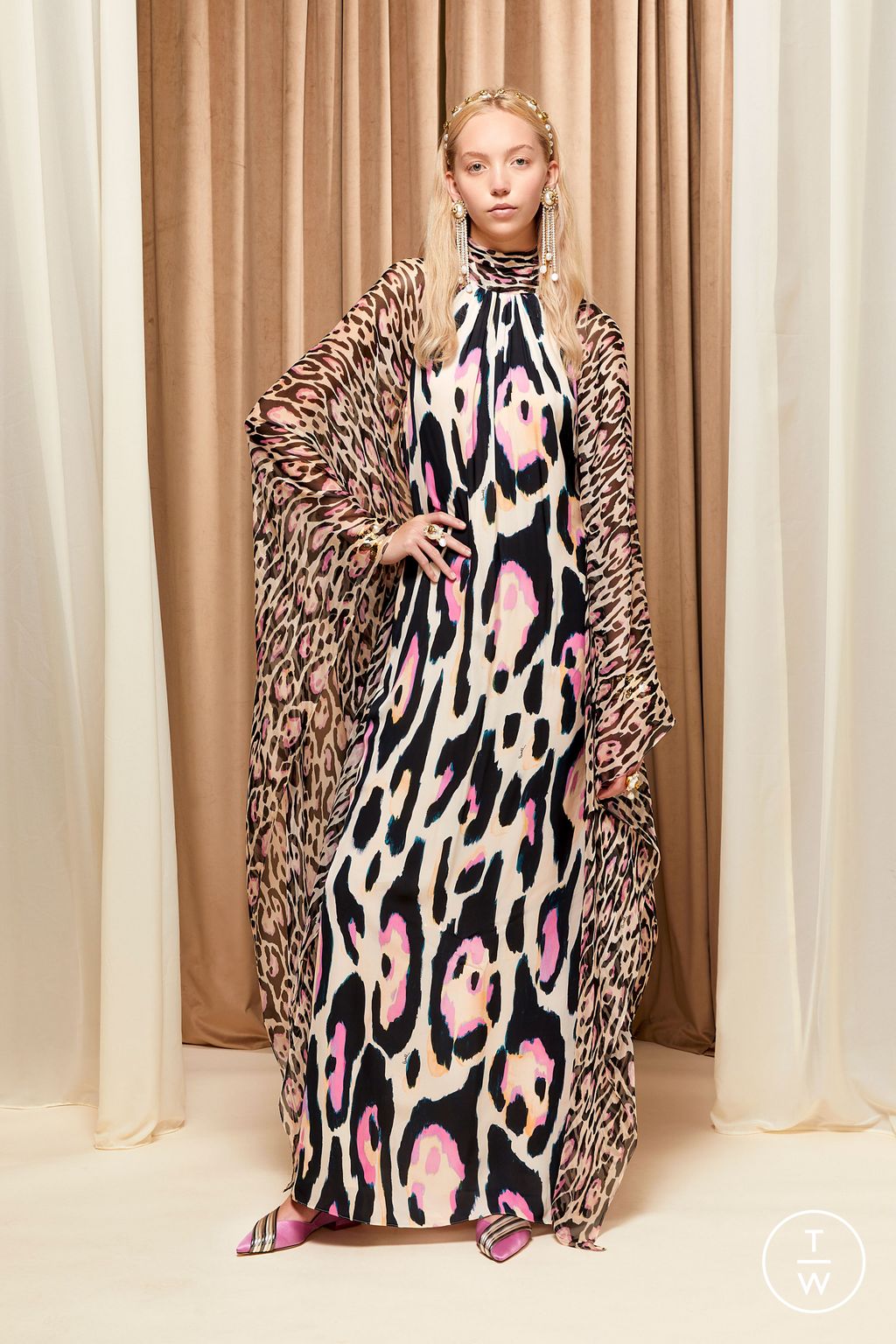 Fashion Week Milan Resort 2023 look 51 from the Roberto Cavalli collection 女装