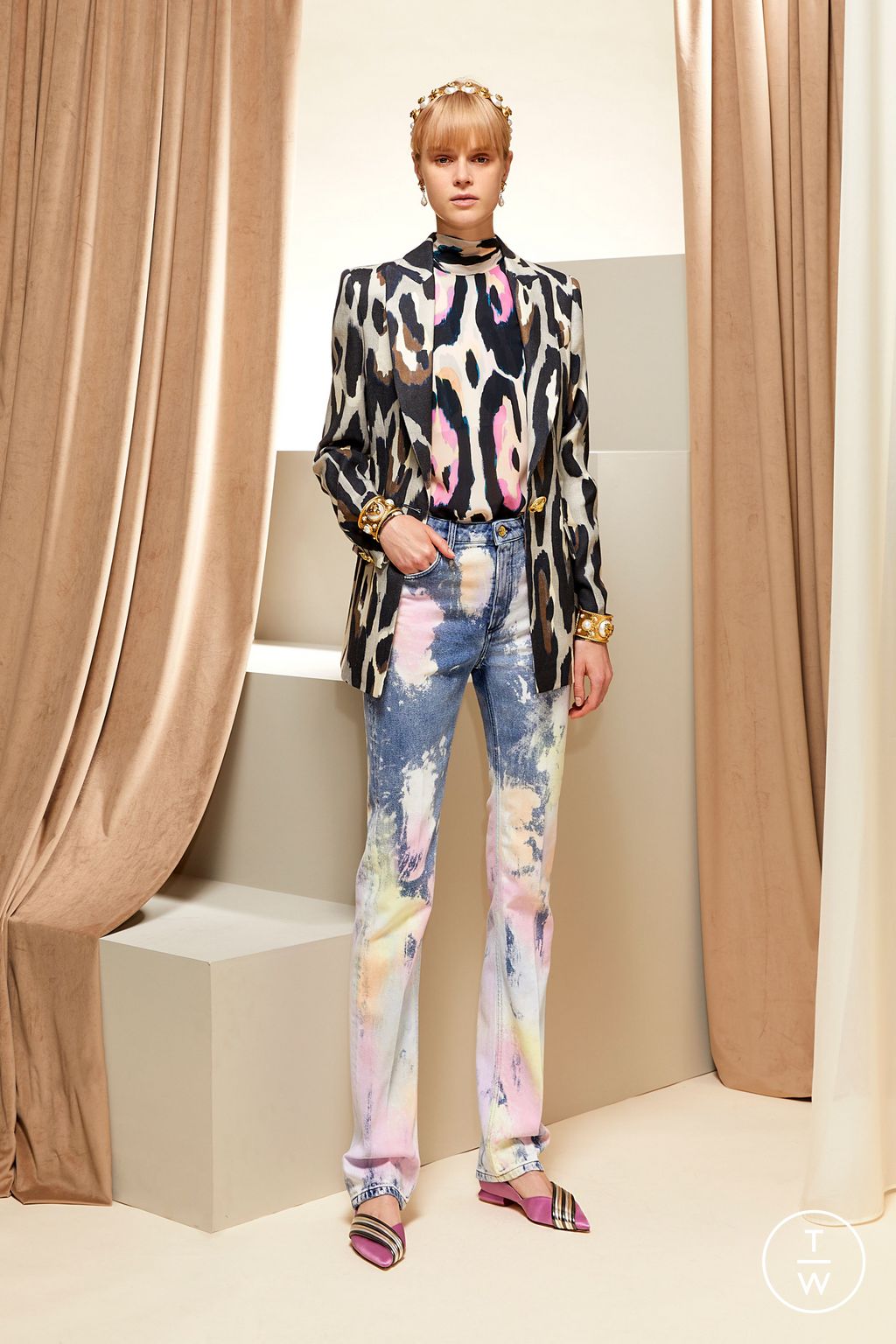 Fashion Week Milan Resort 2023 look 52 from the Roberto Cavalli collection 女装