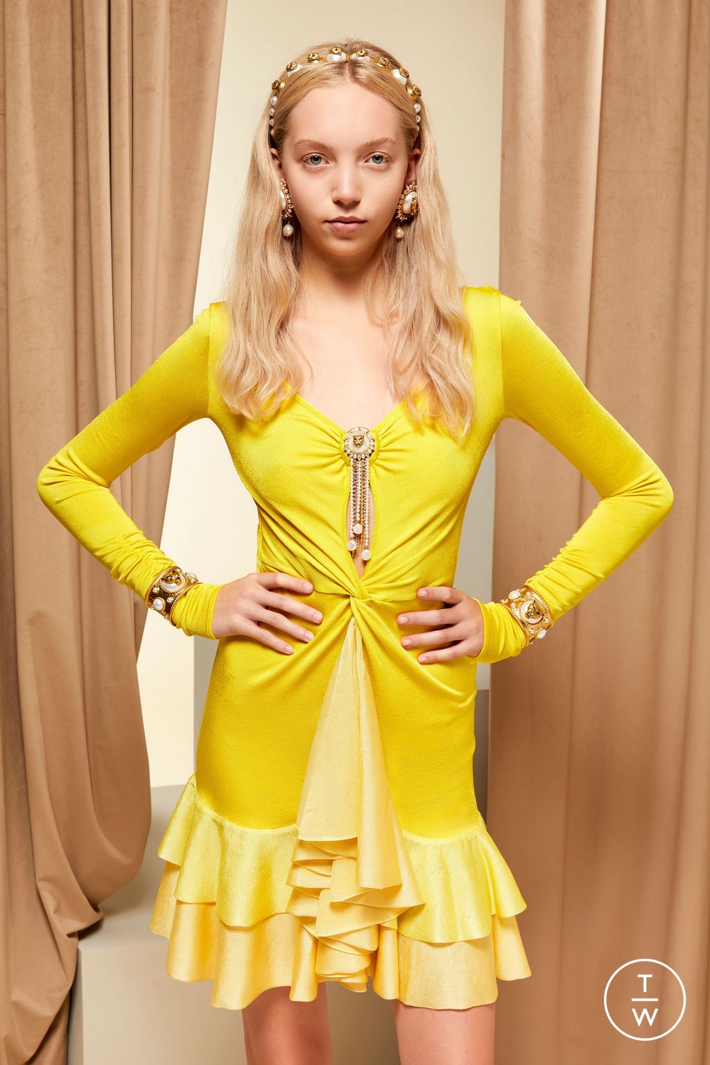 Fashion Week Milan Resort 2023 look 58 from the Roberto Cavalli collection 女装
