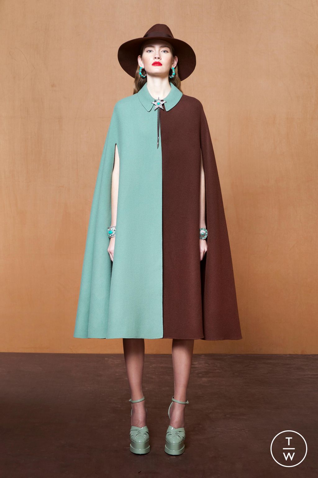 Fashion Week Milan Pre-Fall 2023 look 21 de la collection Roberto Cavalli womenswear