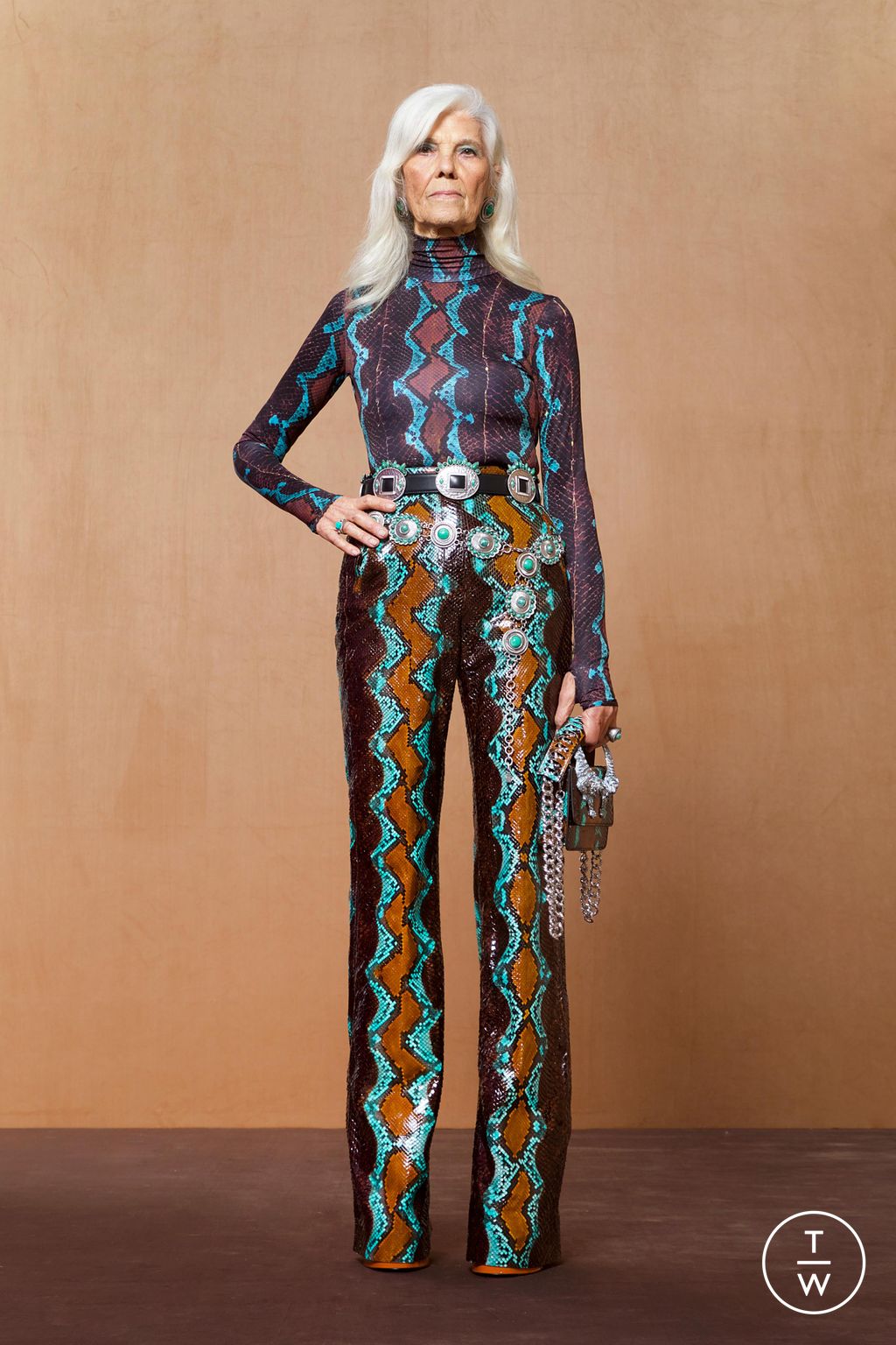 Fashion Week Milan Pre-Fall 2023 look 3 from the Roberto Cavalli collection 女装