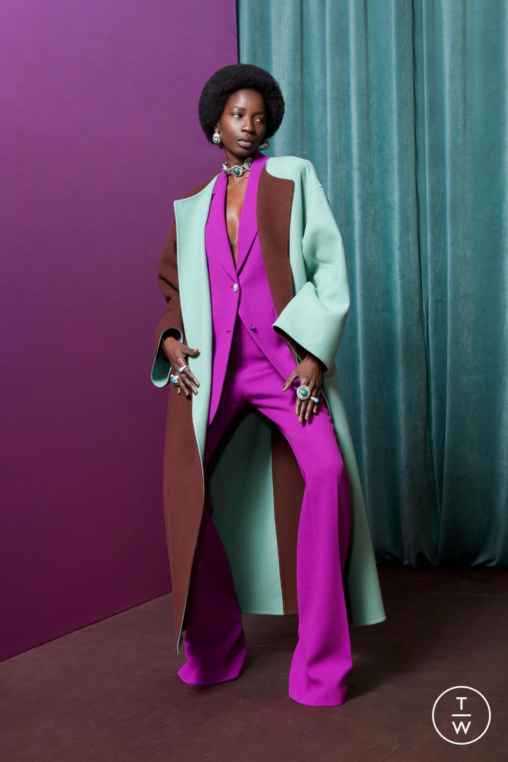 Fashion Week Milan Pre-Fall 2023 look 5 from the Roberto Cavalli collection 女装