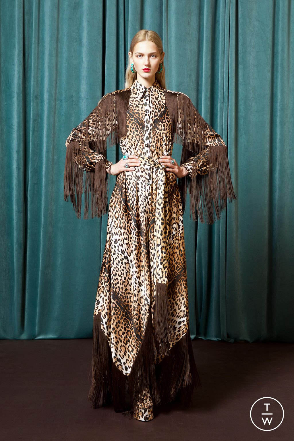 Fashion Week Milan Pre-Fall 2023 look 8 from the Roberto Cavalli collection 女装