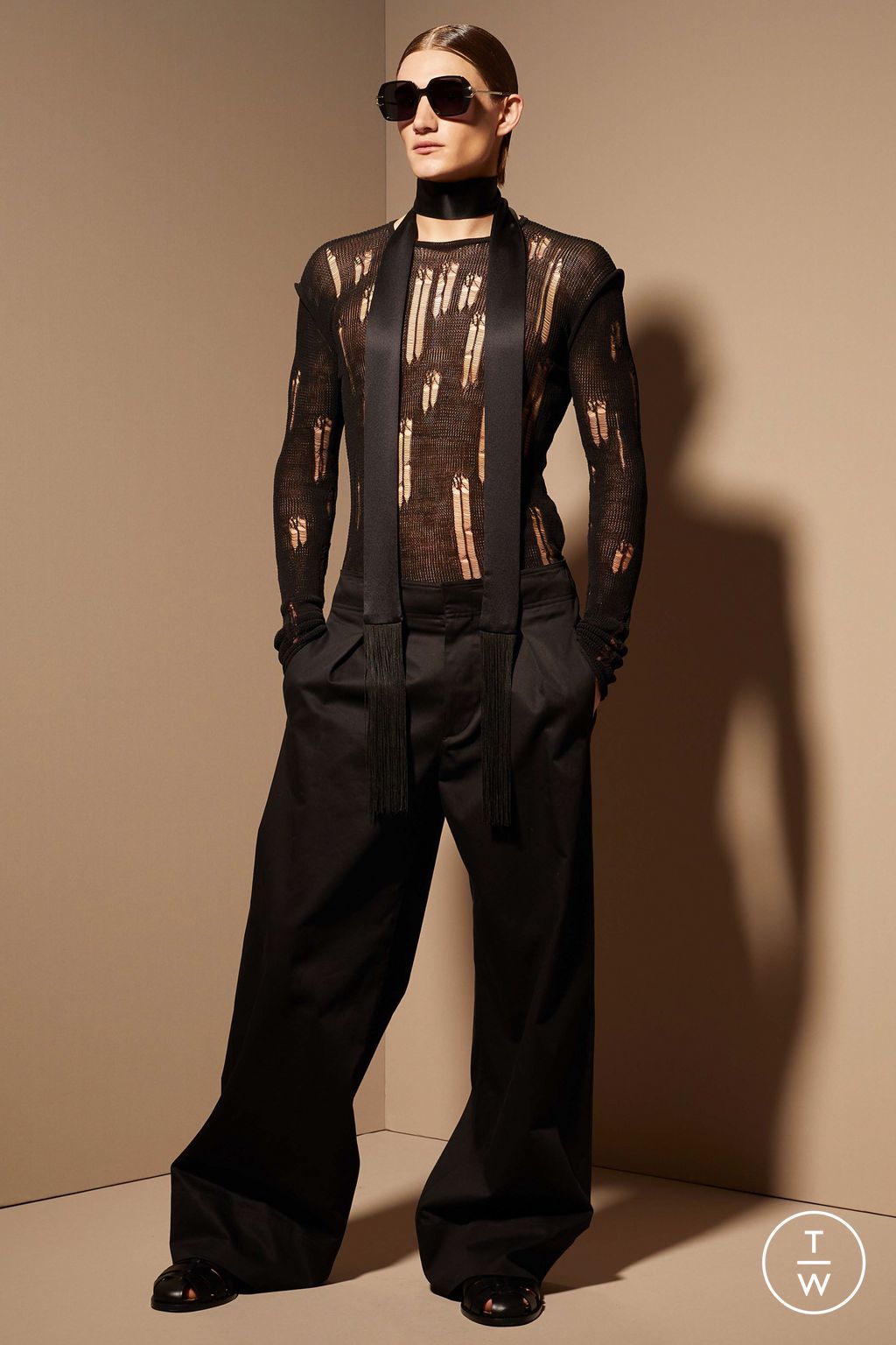 Fashion Week Milan Resort 2024 look 18 from the Roberto Cavalli collection 女装