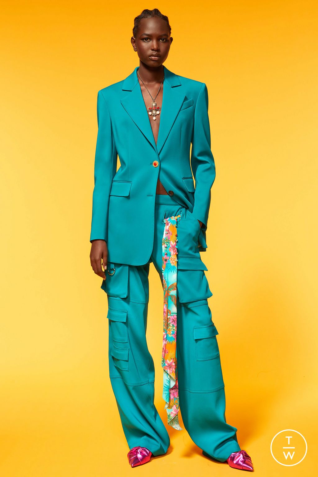 Fashion Week Milan Resort 2024 look 58 from the Roberto Cavalli collection 女装