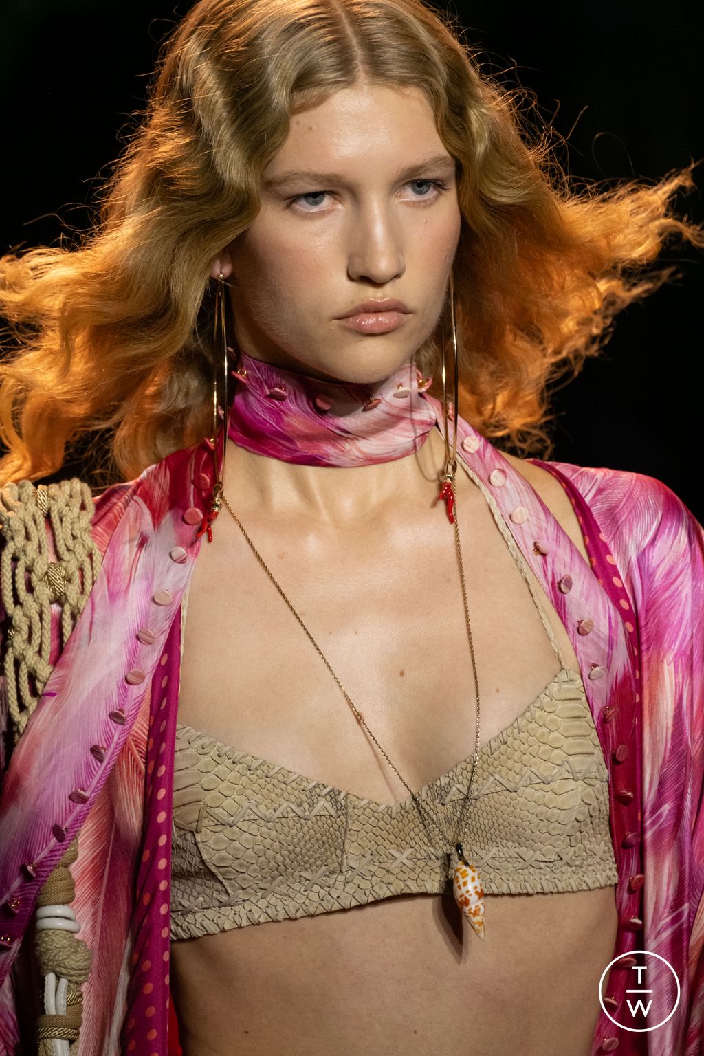 Fashion Week Milan Spring/Summer 2024 look 24 from the Roberto Cavalli collection 女装配饰