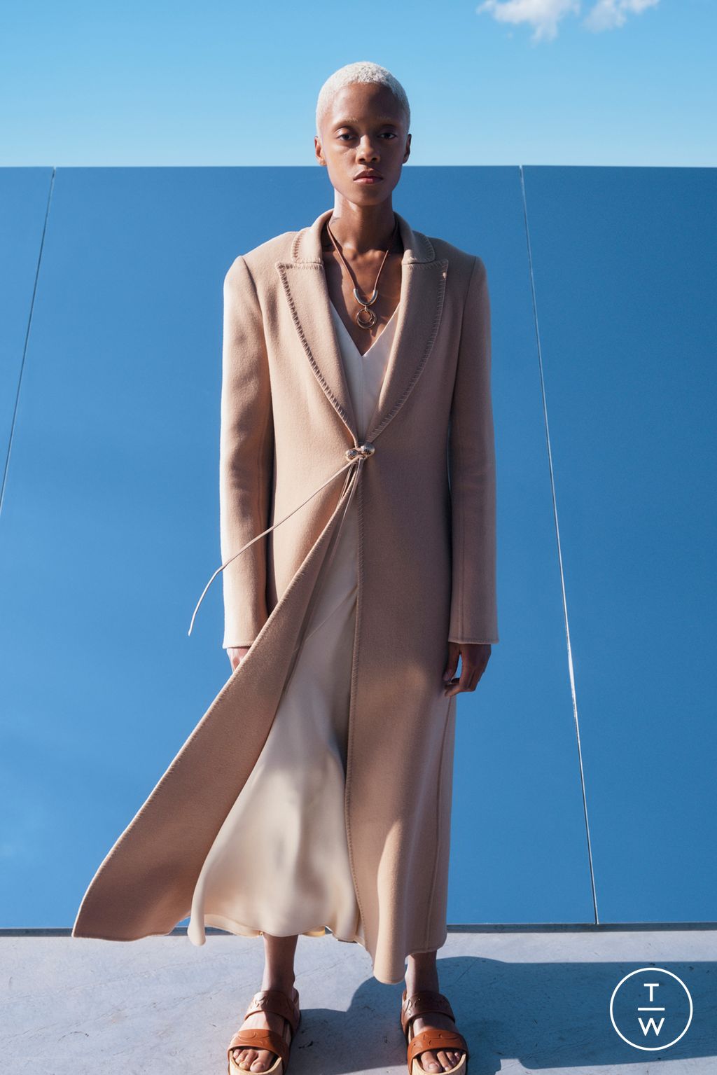 Fashion Week New York Resort 2023 look 15 from the Gabriela Hearst collection 女装