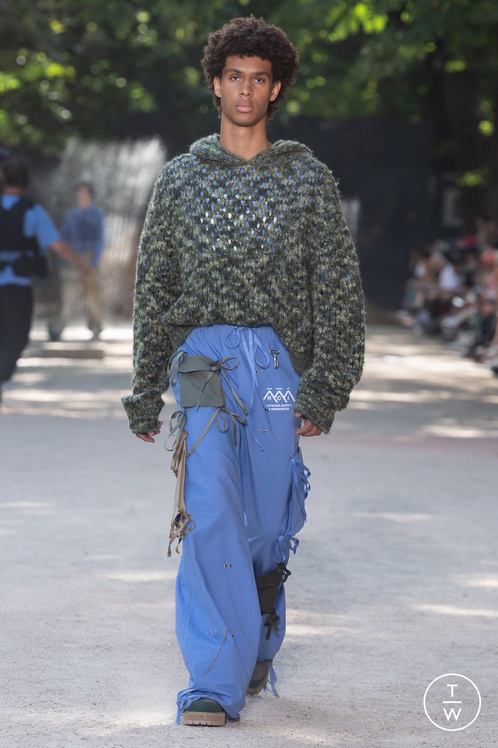 Fashion Week Paris Spring/Summer 2023 look 31 from the Reese Cooper collection 男装