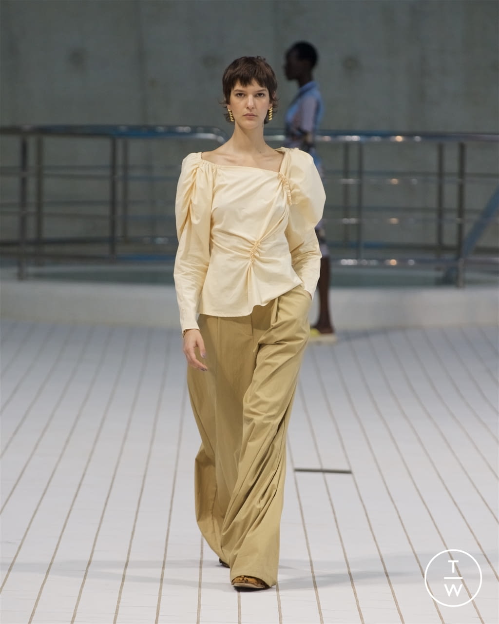 Fashion Week London Spring/Summer 2022 look 17 de la collection Rejina Pyo womenswear