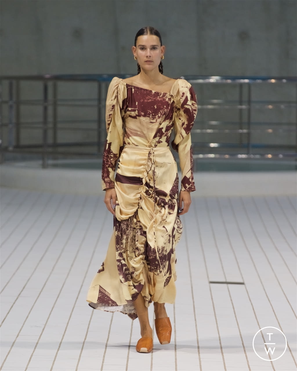 Fashion Week London Spring/Summer 2022 look 31 from the Rejina Pyo collection womenswear