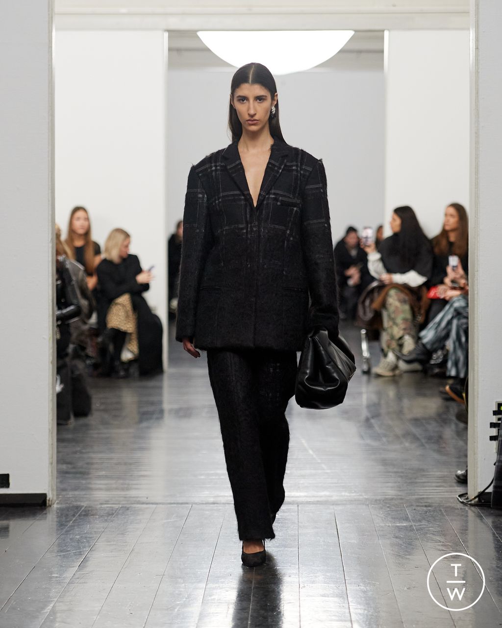 Fashion Week Copenhagen Fall/Winter 2024 look 16 from the REMAIN collection 女装