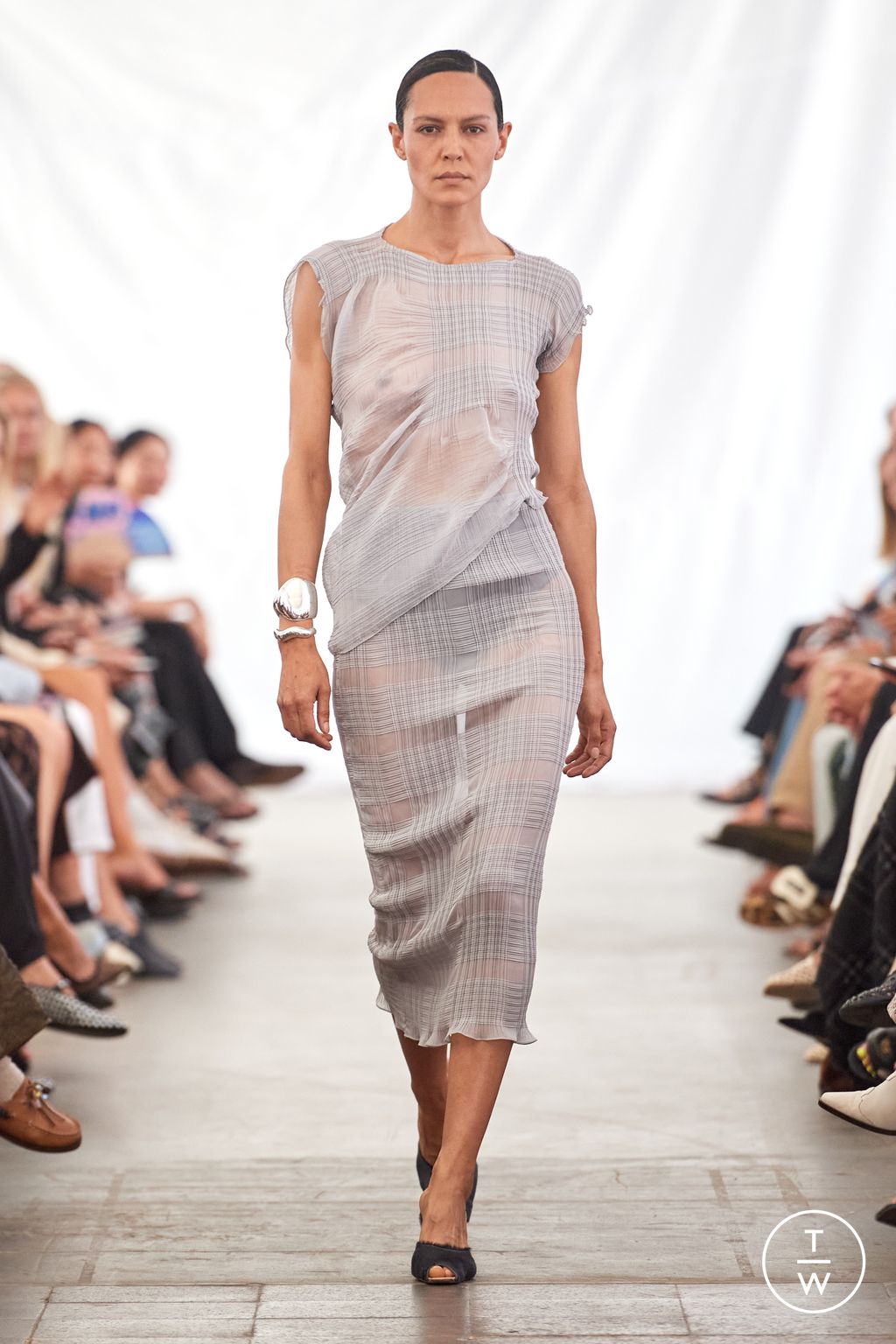 Fashion Week Copenhagen Spring-Summer 2025 look 1 from the REMAIN collection womenswear