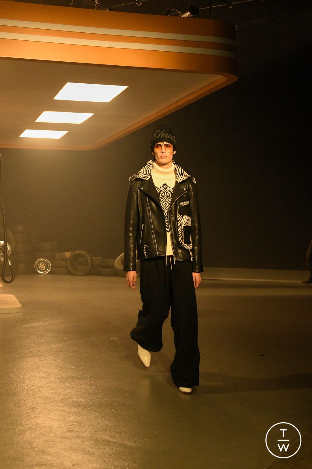 Fashion Week Paris Fall/Winter 2023 look 13 from the Rhude collection 男装
