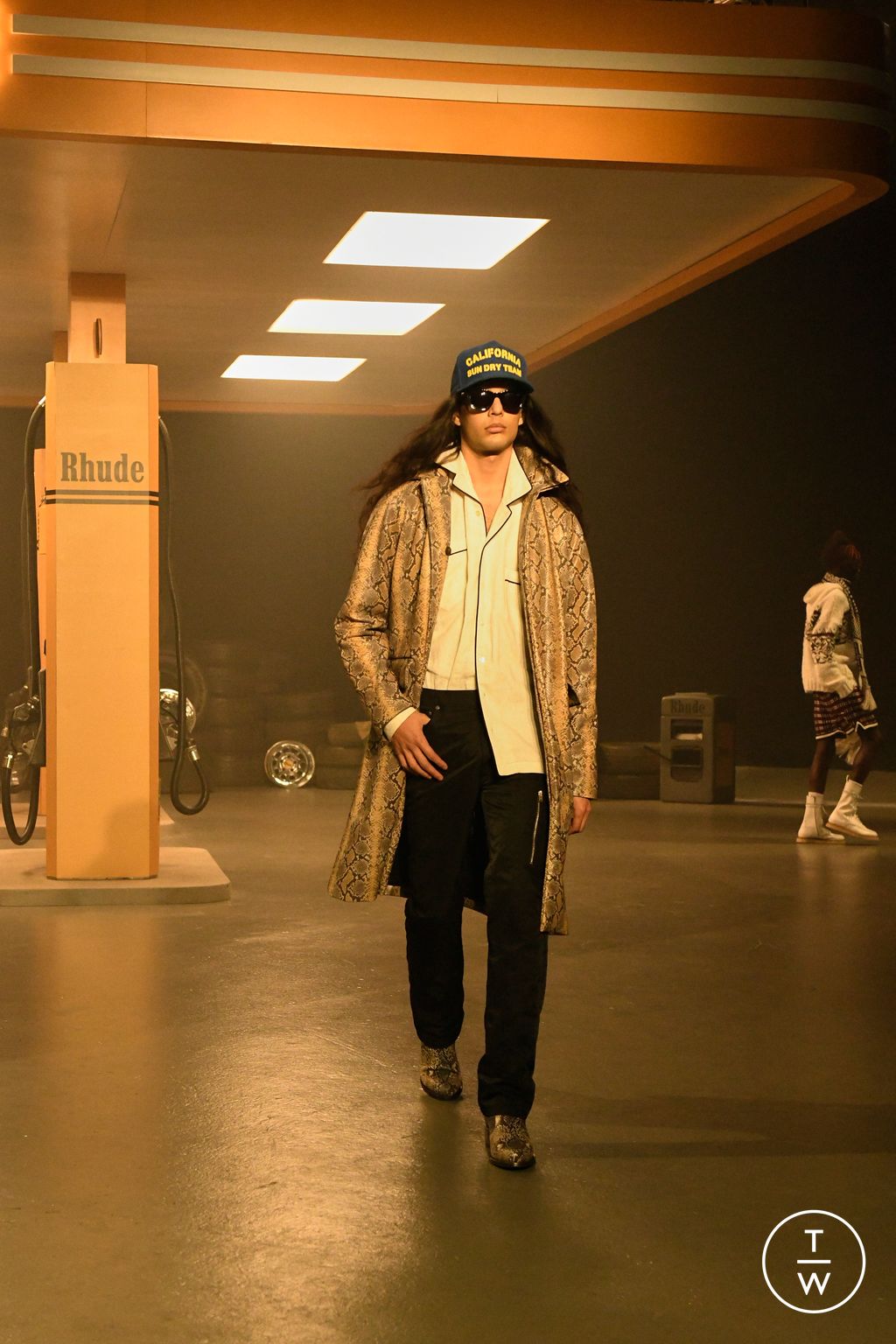 Fashion Week Paris Fall/Winter 2023 look 19 from the Rhude collection 男装