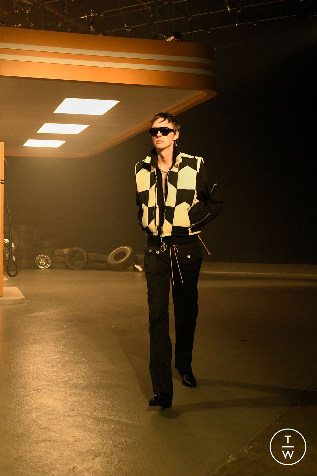 Fashion Week Paris Fall/Winter 2023 look 21 from the Rhude collection 男装