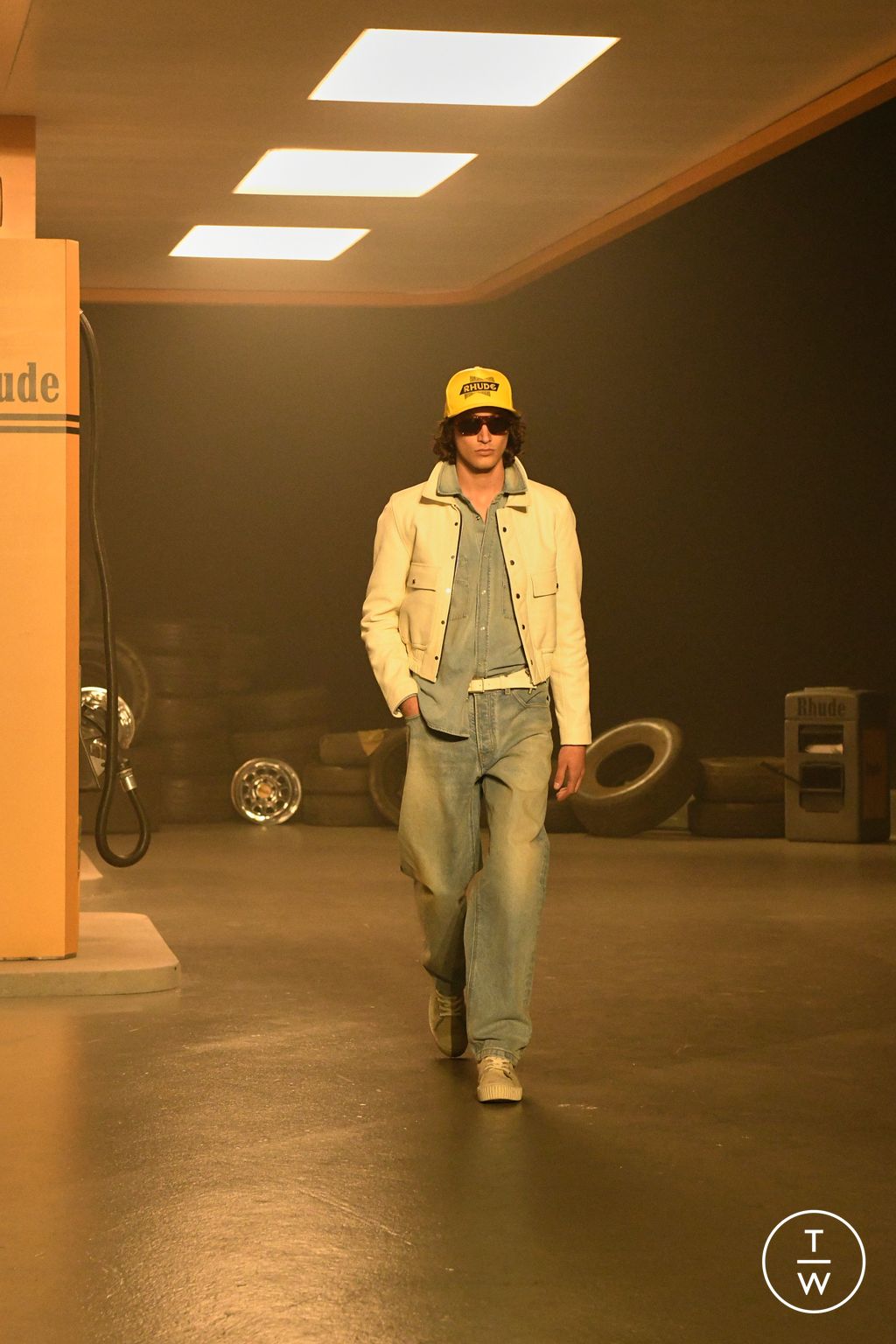 Fashion Week Paris Fall/Winter 2023 look 26 from the Rhude collection 男装