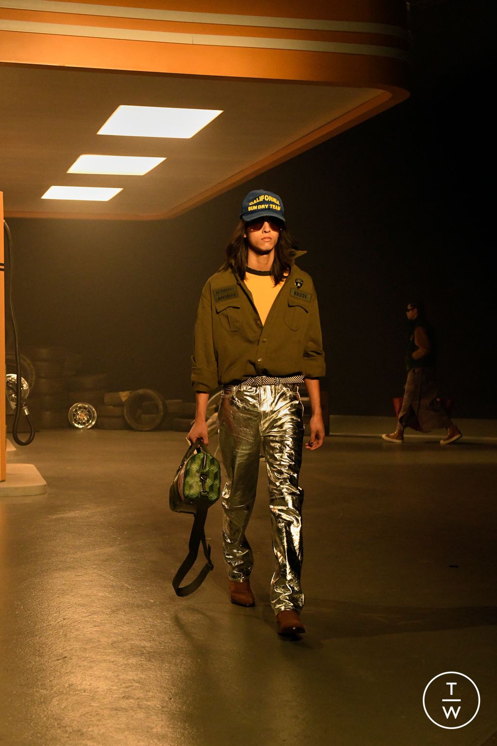 Fashion Week Paris Fall/Winter 2023 look 38 from the Rhude collection 男装