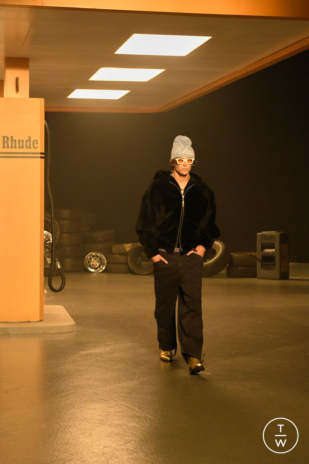 Fashion Week Paris Fall/Winter 2023 look 4 from the Rhude collection 男装