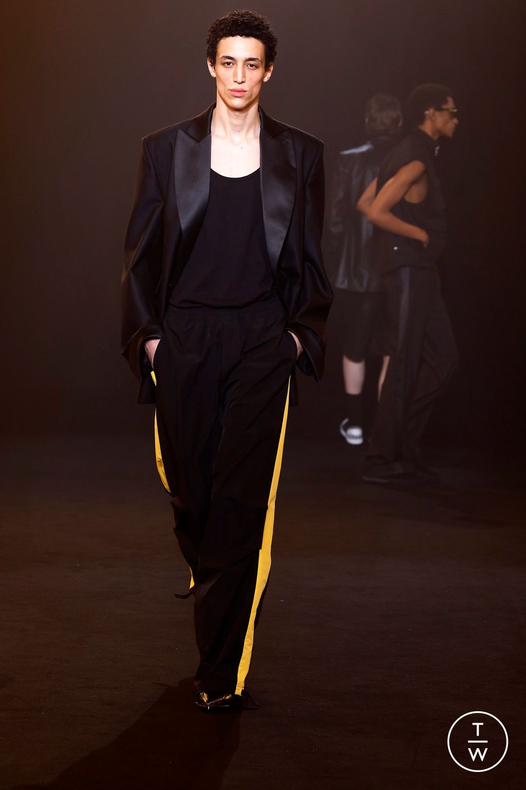 Fashion Week Paris Fall/Winter 2024 look 31 from the Rhude collection 男装