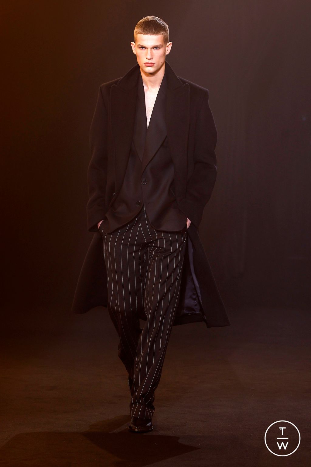 Fashion Week Paris Fall/Winter 2024 look 36 from the Rhude collection 男装