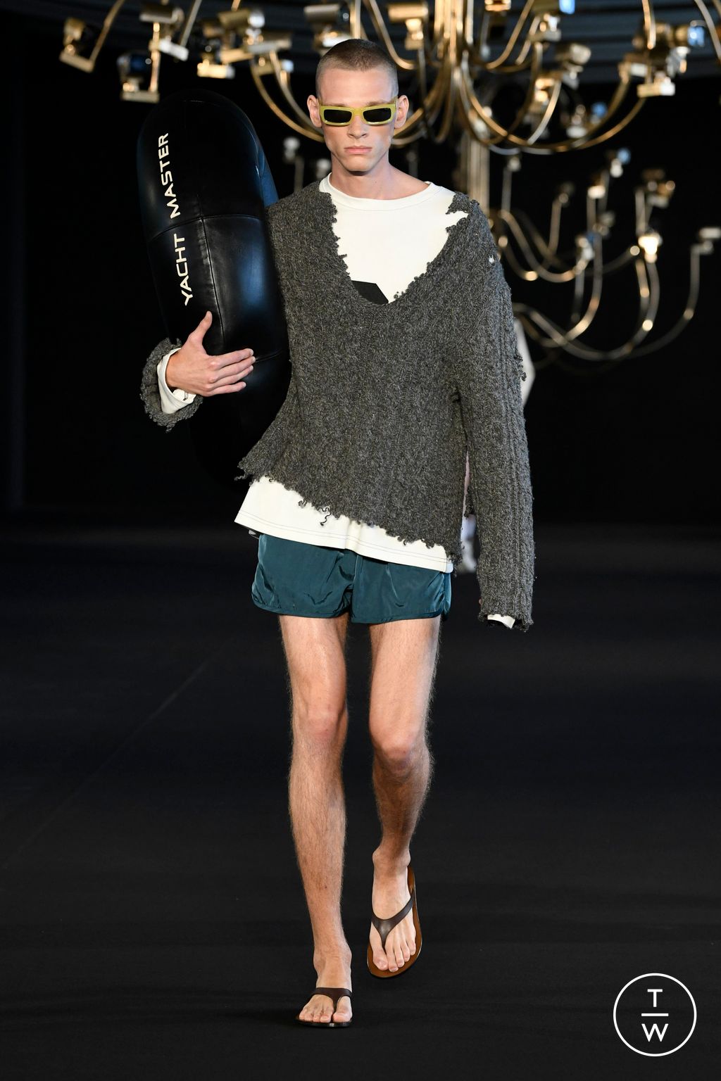 Fashion Week Paris Spring/Summer 2023 look 34 from the Rhude collection 男装