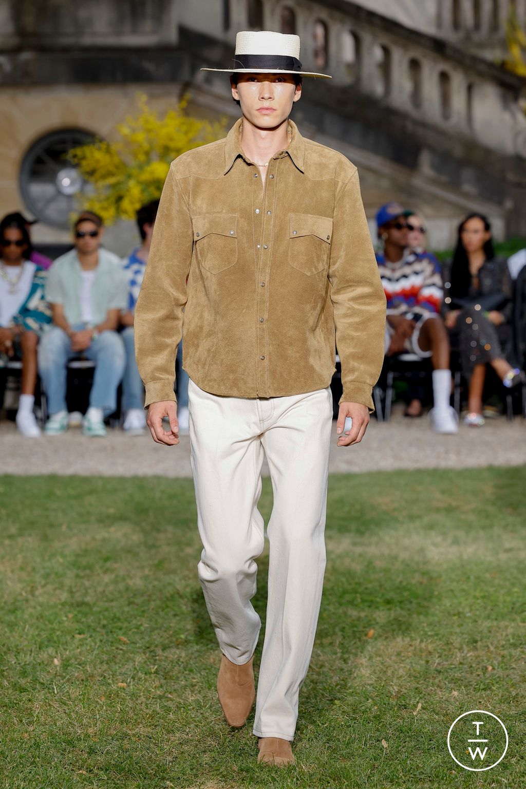 Fashion Week Paris Spring/Summer 2024 look 16 from the Rhude collection 男装