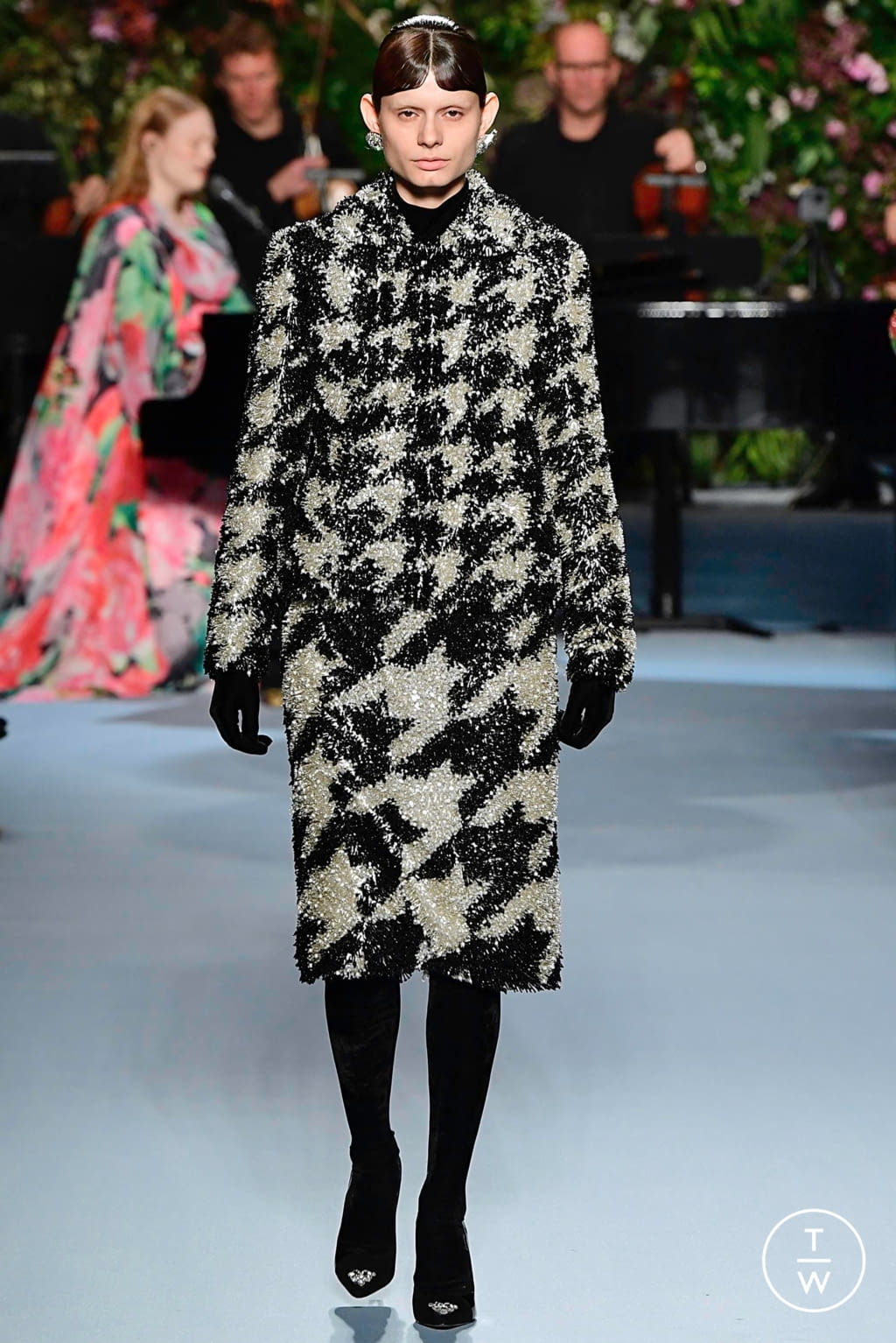 Fashion Week London Fall/Winter 2019 look 2 from the Richard Quinn collection womenswear
