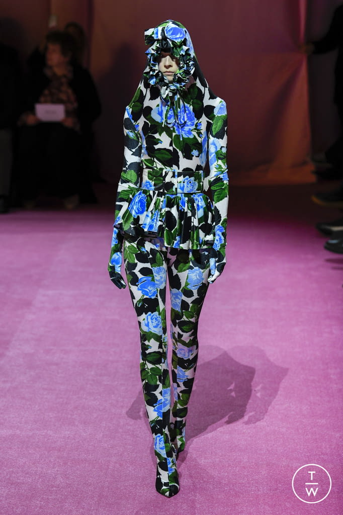 Fashion Week London Fall/Winter 2022 look 22 de la collection Richard Quinn womenswear