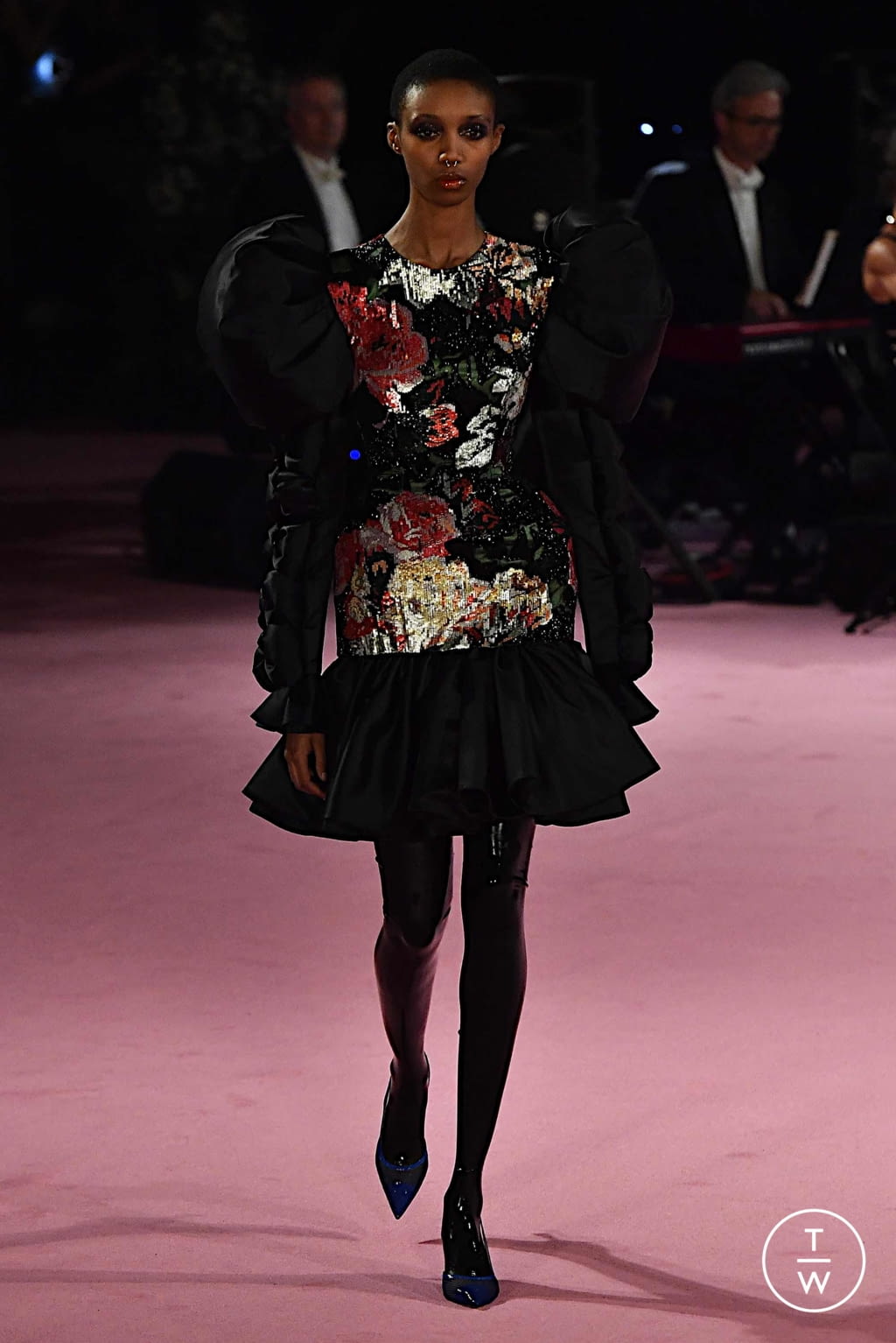 Fashion Week London Spring/Summer 2020 look 2 de la collection Richard Quinn womenswear