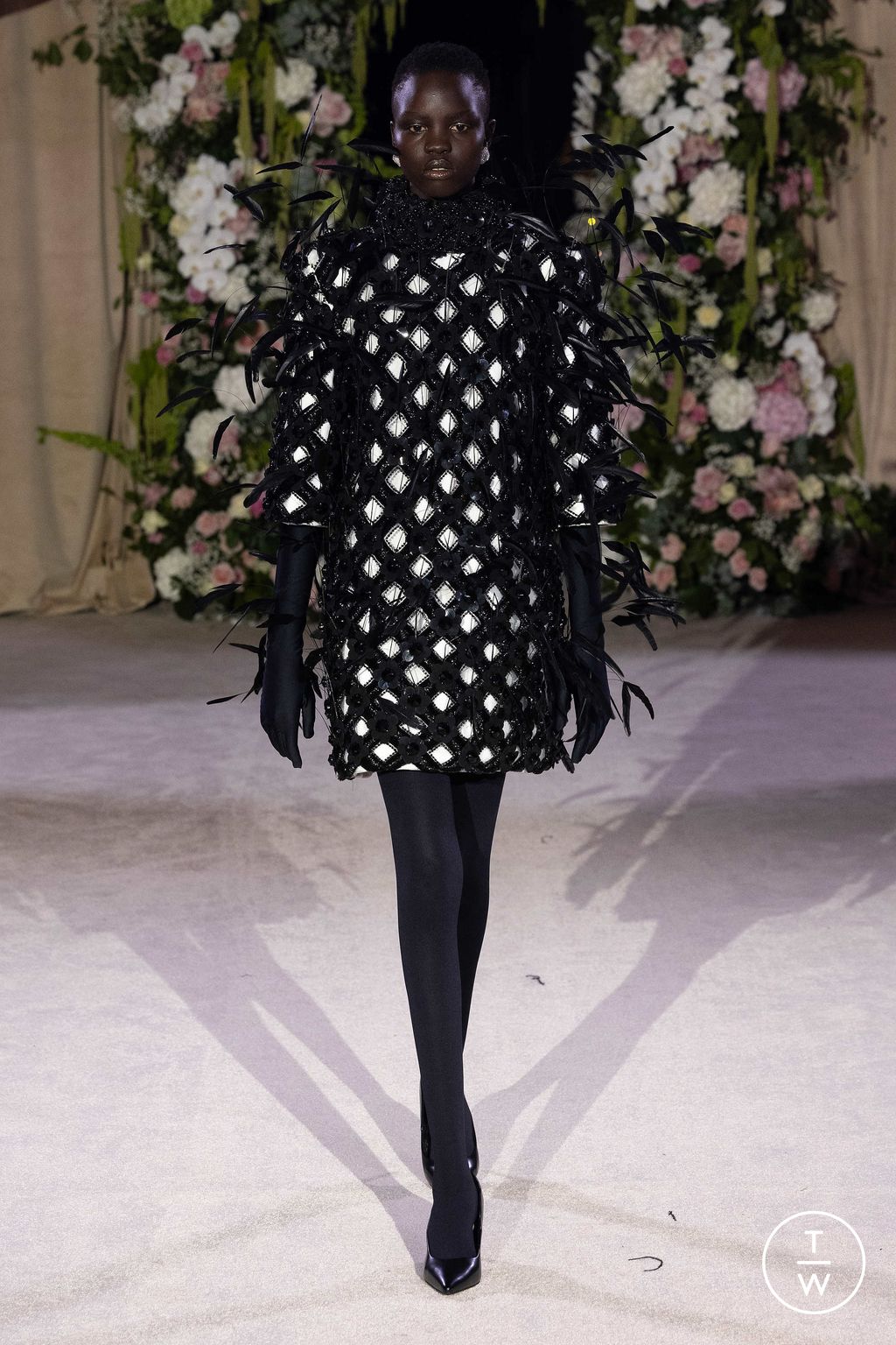 Fashion Week London Spring/Summer 2024 look 16 from the Richard Quinn collection womenswear