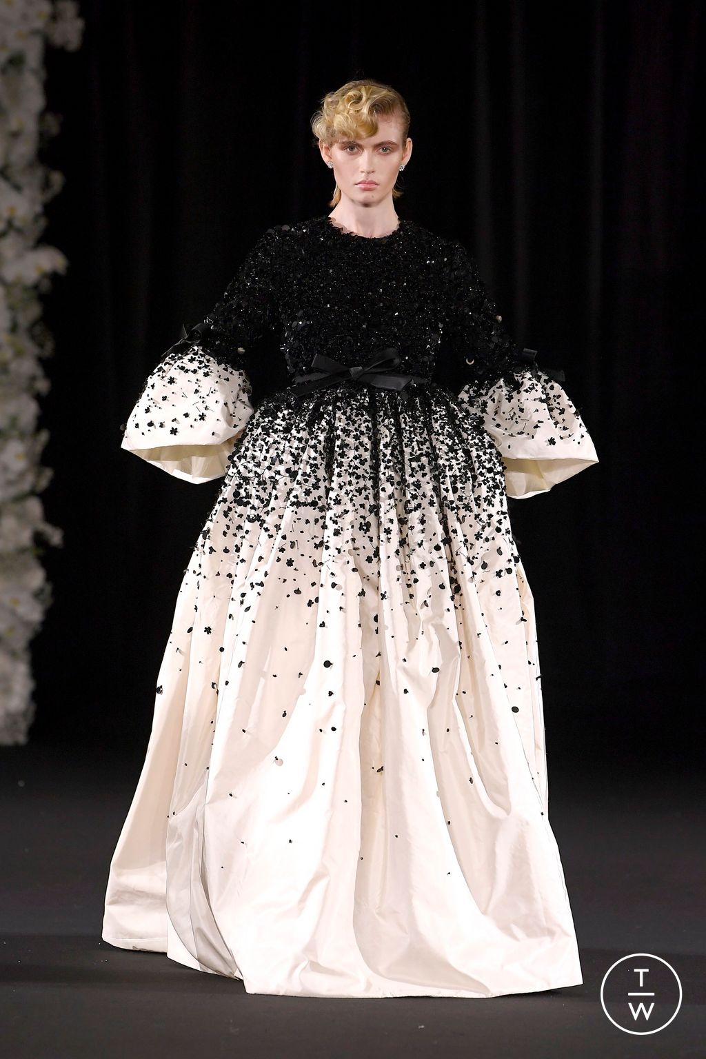 Fashion Week London Spring/Summer 2025 look 9 from the Richard Quinn collection 女装