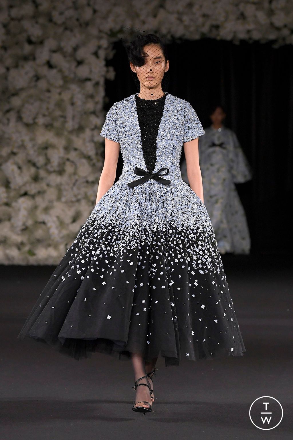 Fashion Week London Spring/Summer 2025 look 13 from the Richard Quinn collection 女装