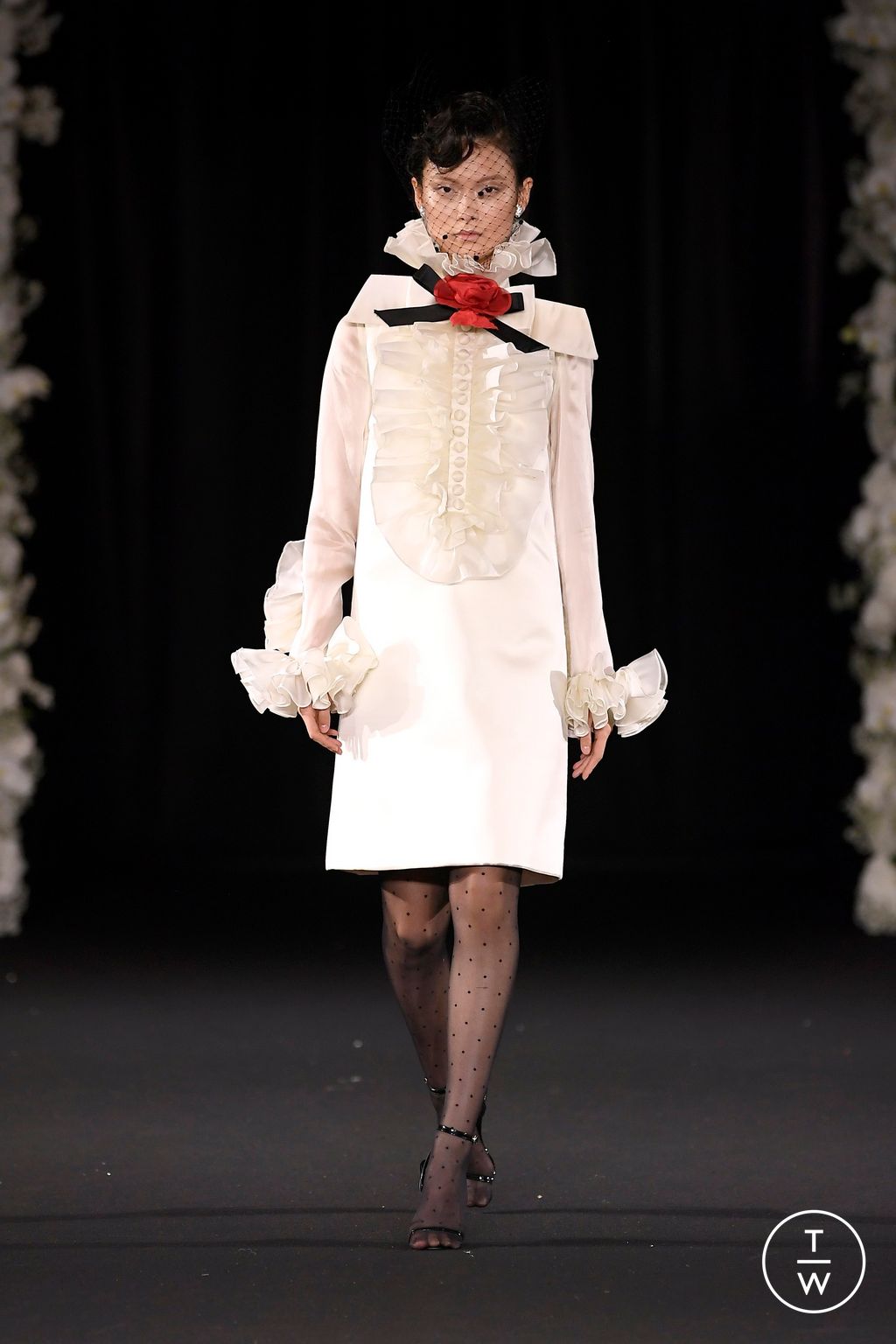 Fashion Week London Spring/Summer 2025 look 33 from the Richard Quinn collection womenswear