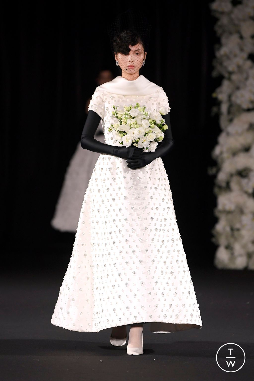 Fashion Week London Spring/Summer 2025 look 36 from the Richard Quinn collection womenswear