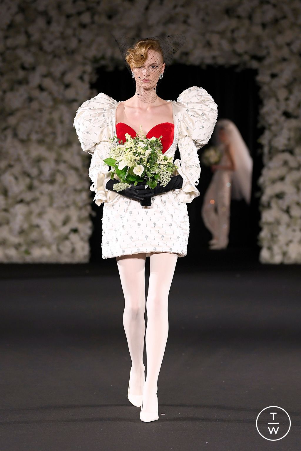 Fashion Week London Spring/Summer 2025 look 39 from the Richard Quinn collection womenswear