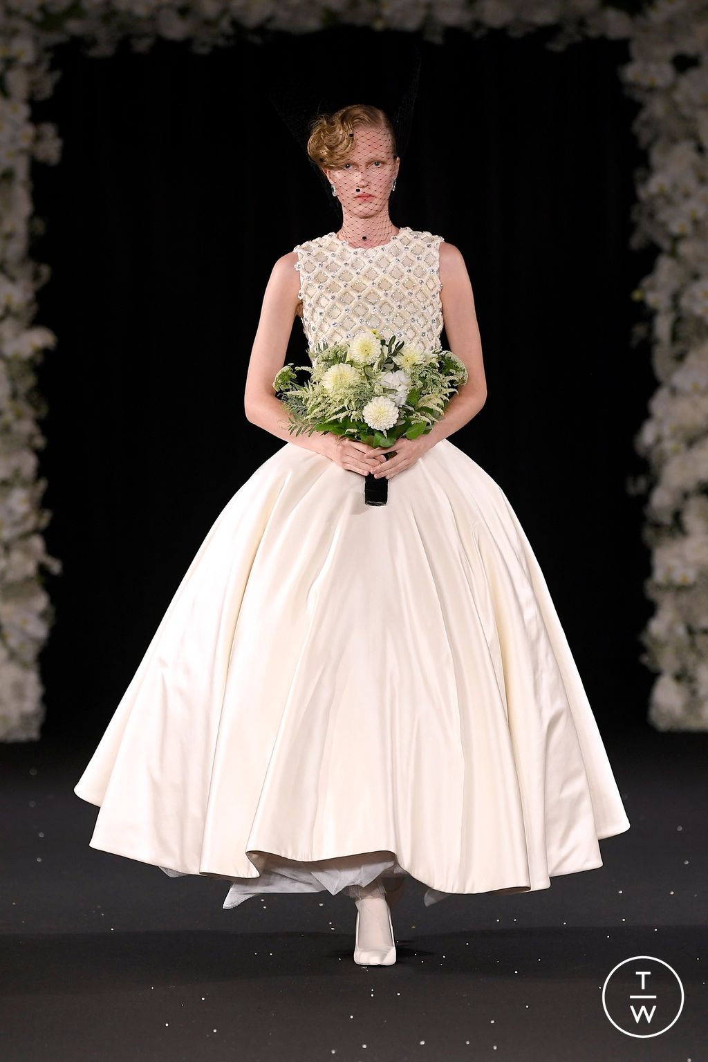 Fashion Week London Spring/Summer 2025 look 41 from the Richard Quinn collection womenswear