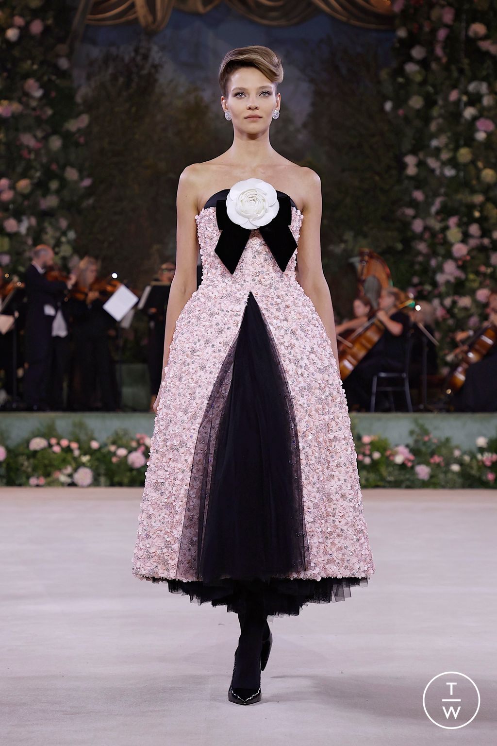 Fashion Week London Spring/Summer 2026 look 13 from the Richard Quinn collection womenswear