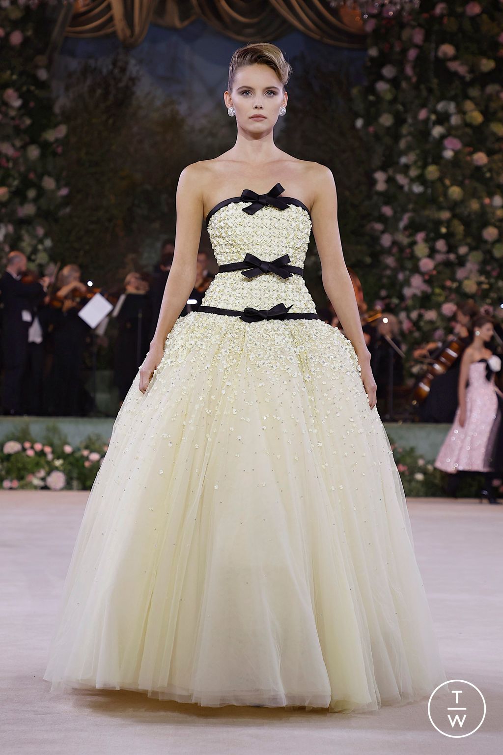 Fashion Week London Spring/Summer 2026 look 16 from the Richard Quinn collection womenswear