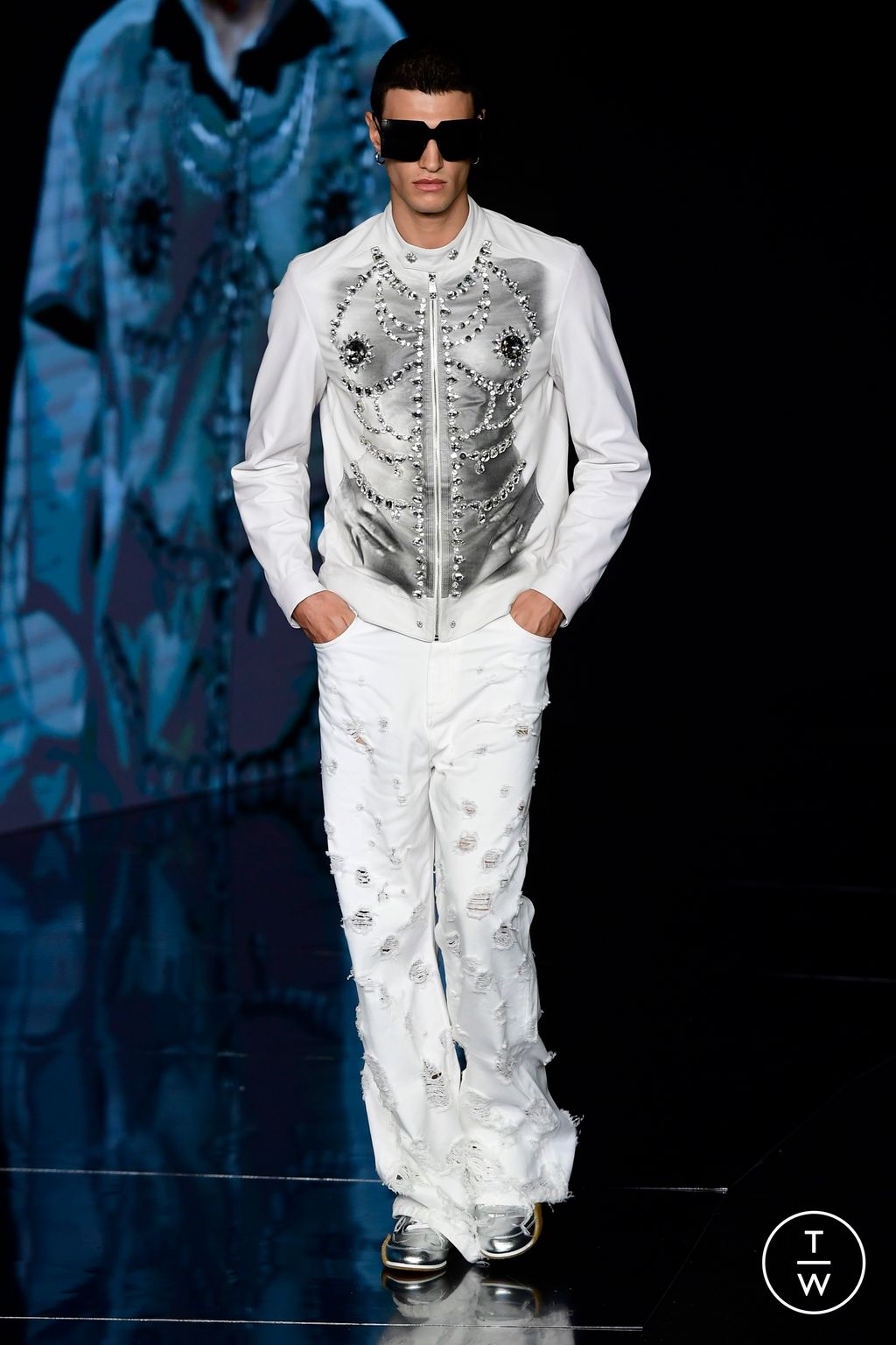 Fashion Week Milan Spring/Summer 2024 look 35 from the John Richmond collection 女装