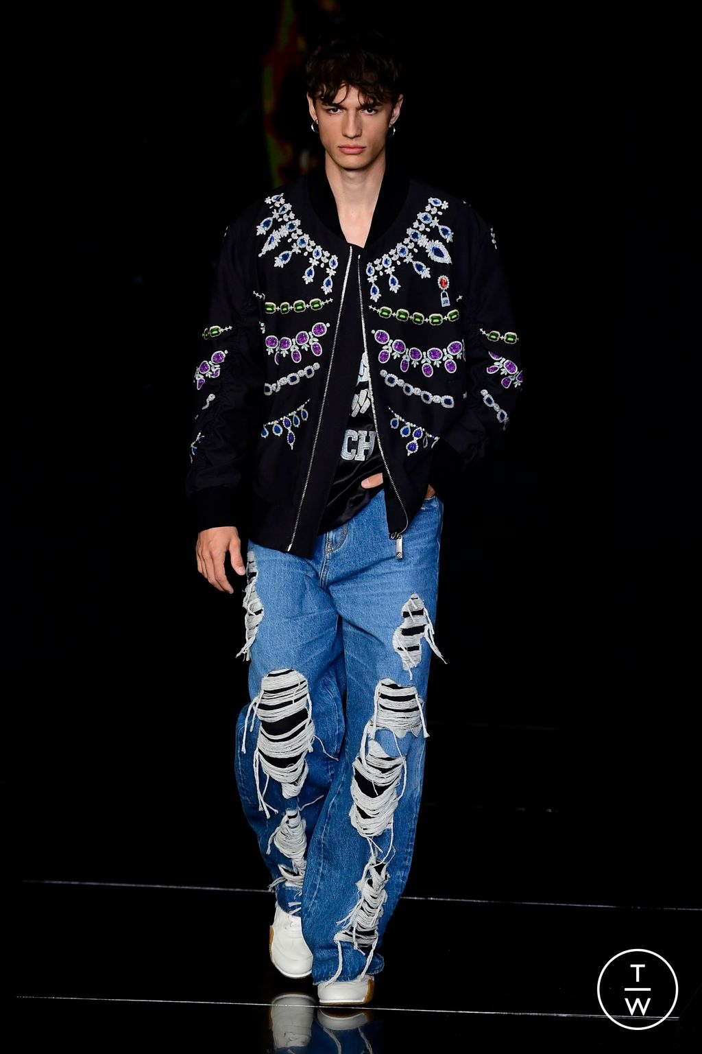 Fashion Week Milan Spring/Summer 2024 look 40 de la collection John Richmond womenswear