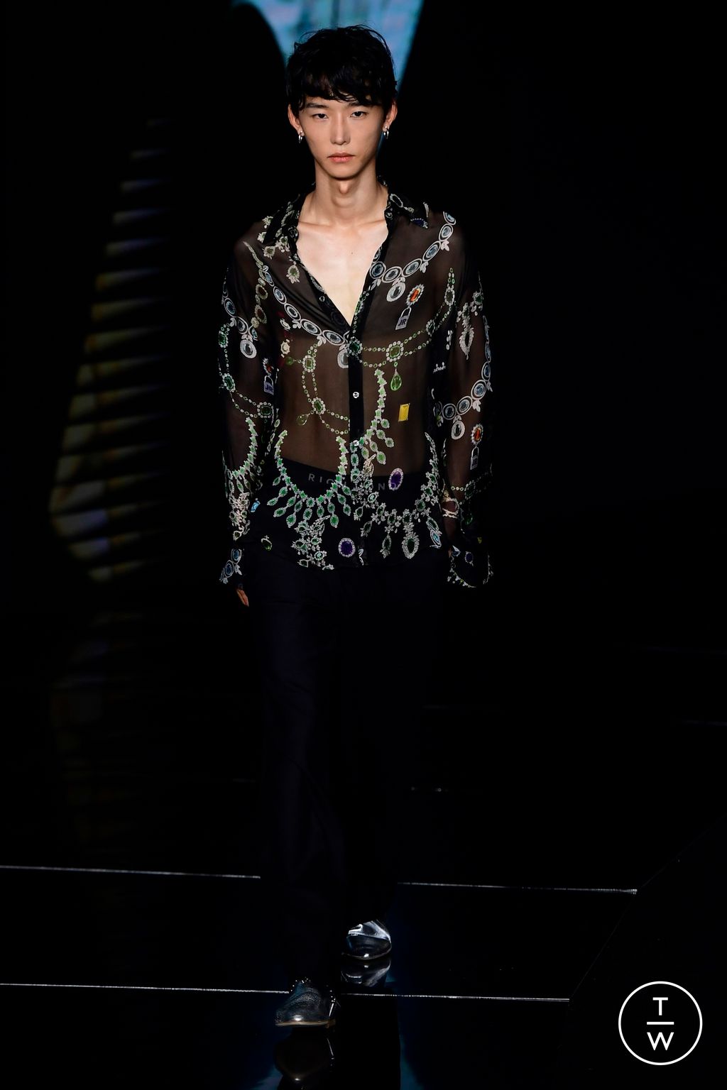 Fashion Week Milan Spring/Summer 2024 look 42 from the John Richmond collection 女装