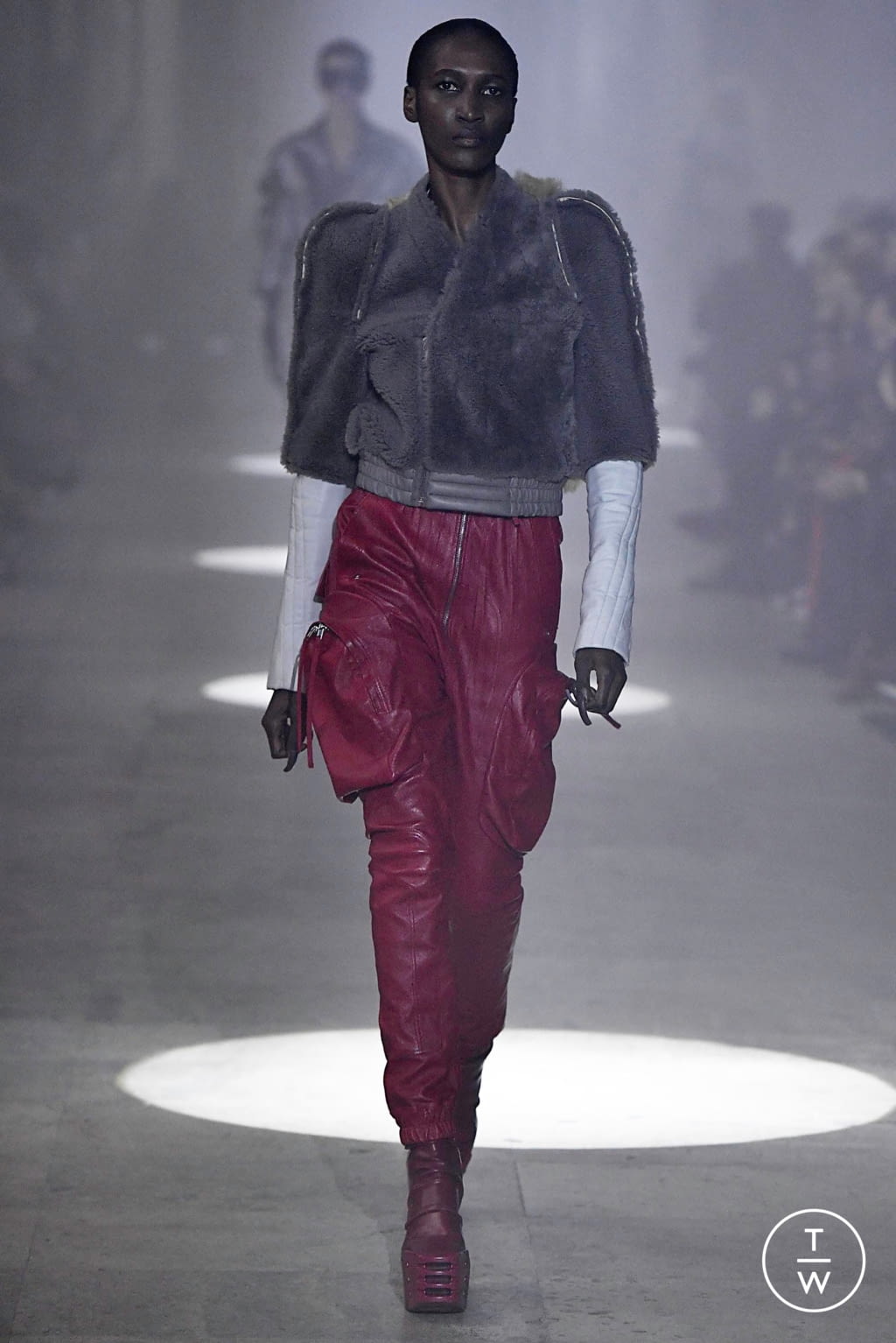 Fashion Week Paris Fall/Winter 2019 look 15 from the Rick Owens collection womenswear