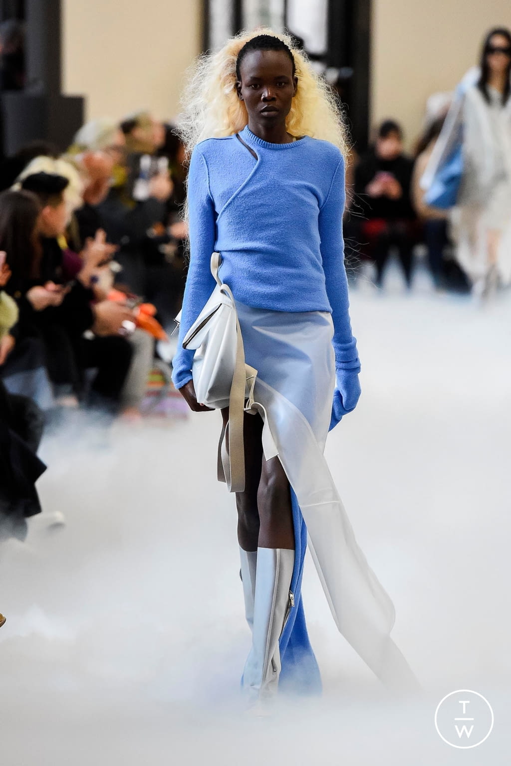 Fashion Week Paris Fall/Winter 2020 look 13 from the Rick Owens collection 女装