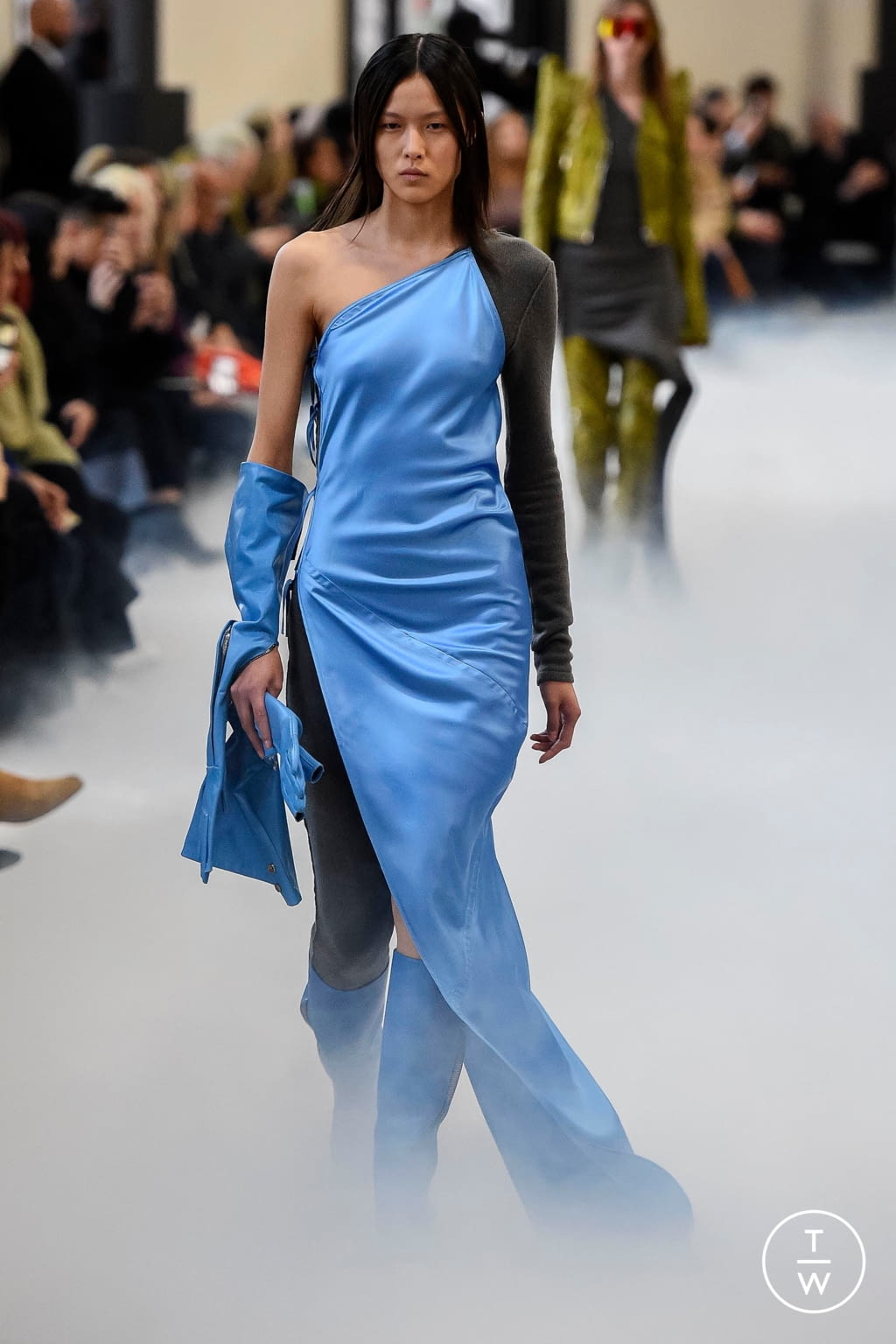 Fashion Week Paris Fall/Winter 2020 look 19 from the Rick Owens collection 女装