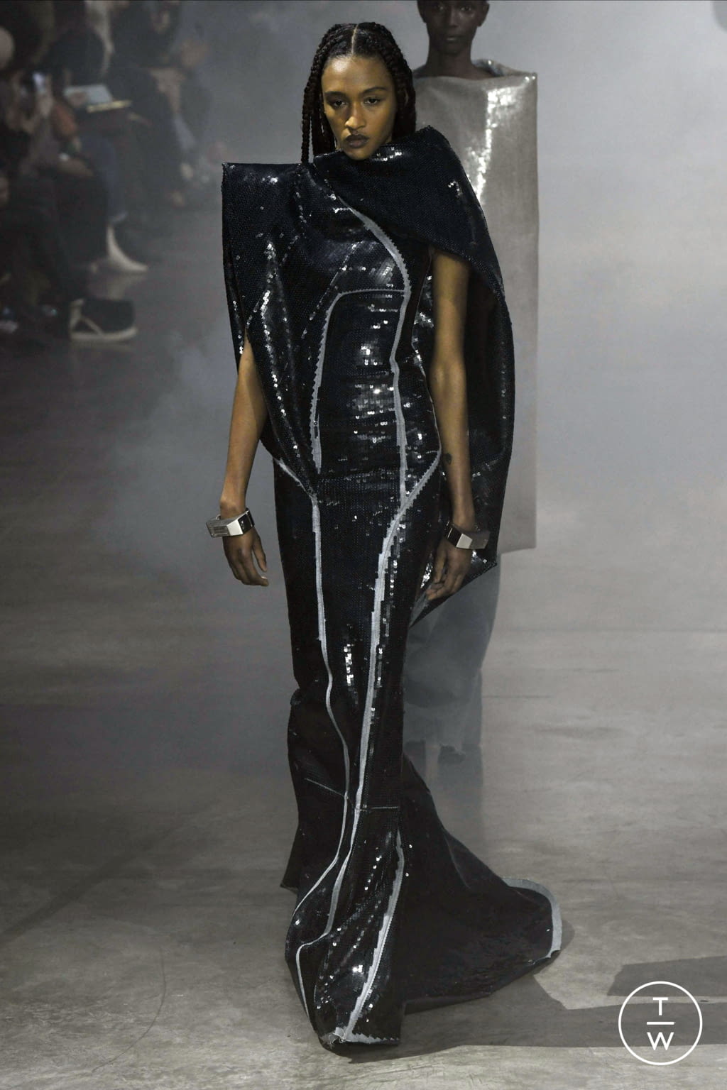 Fashion Week Paris Fall/Winter 2022 look 19 from the Rick Owens collection 女装
